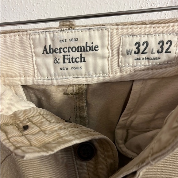 ABERCROMBIE & FITCH Straight Leg Pants - Picture 2 of 4